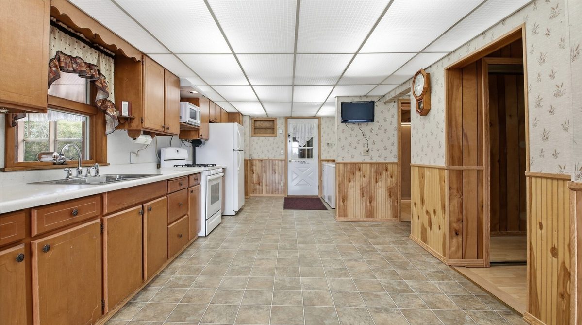 529 Maple Street, Stanley WI 54768 - Residential house for sale - MLS #1605310 - image4