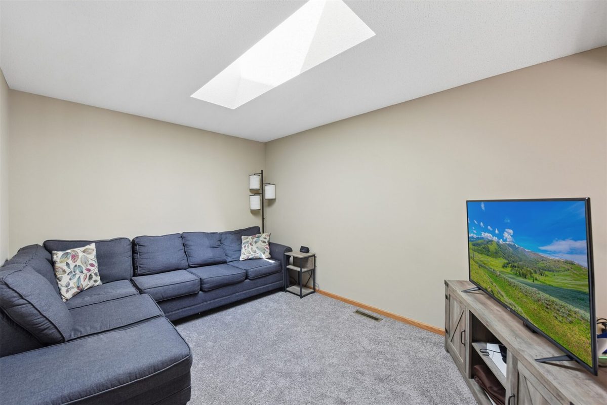 2335 Oakridge Circle, Hudson WI 54016 - Residential house for sale - MLS #1601662 - image16