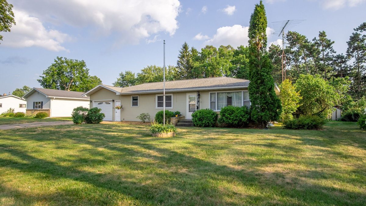 713 Dwight Street, Chippewa Falls WI 54729 - Residential house for sale - MLS #1603739 - image2