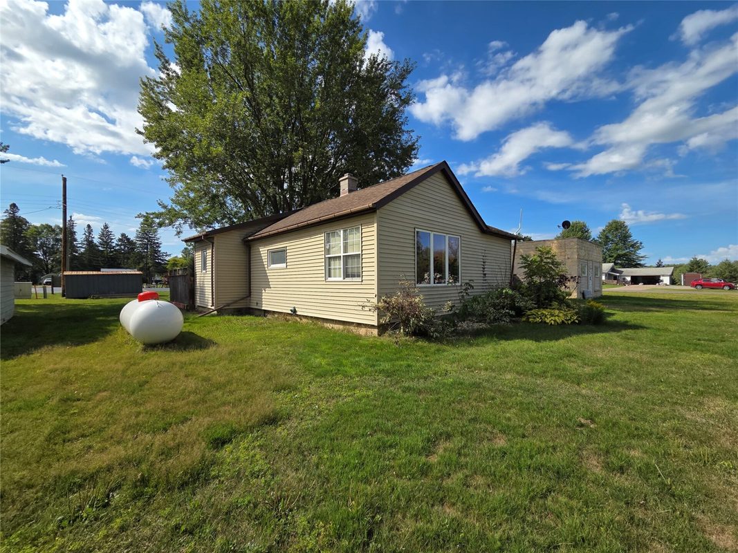 W5587 Davlin Street, Sheldon WI 54766 - Residential house for sale - MLS #1605182 - image2