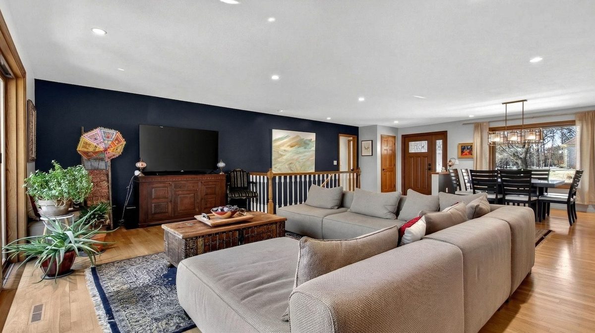 3803 Timber Creek Court, Eau Claire, WI — photo 3