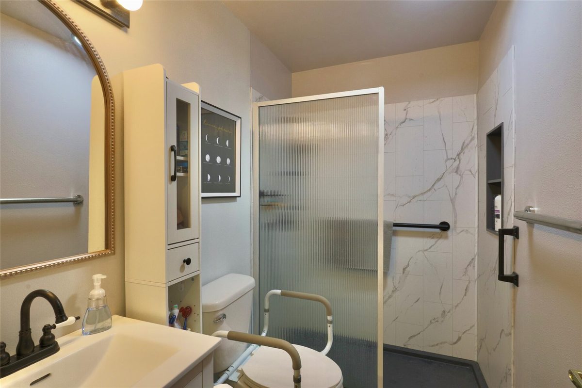 3434 Miller Street Eau Claire WI 54701 — photo 20