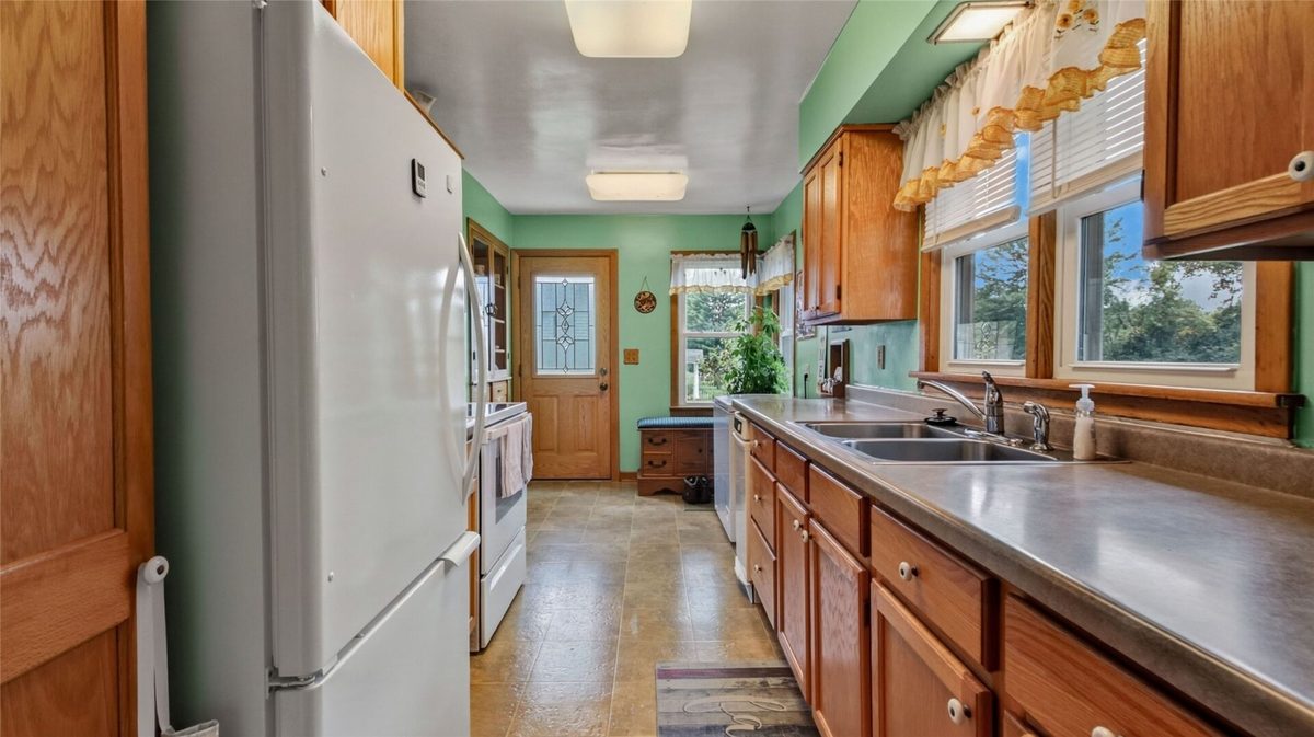201 2nd Street, Cornell WI 54732 - Residential house for sale - MLS #1605261 - image2
