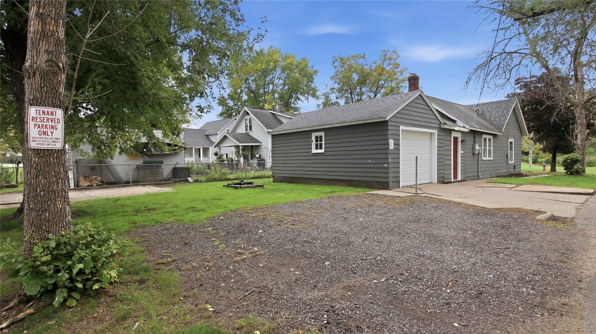 237 10th Avenue, Eau Claire WI 54703 - Residential house for sale - MLS #1605664 - image2