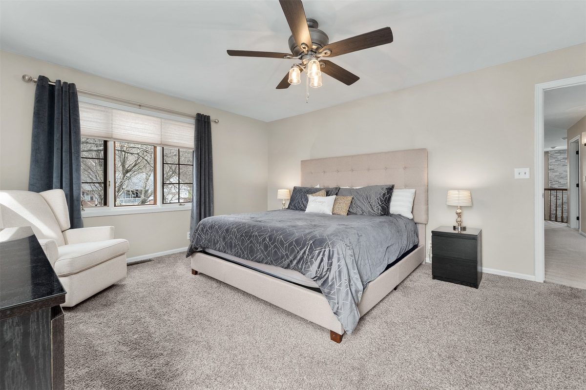 1011 Thompson Drive, Altoona, WI