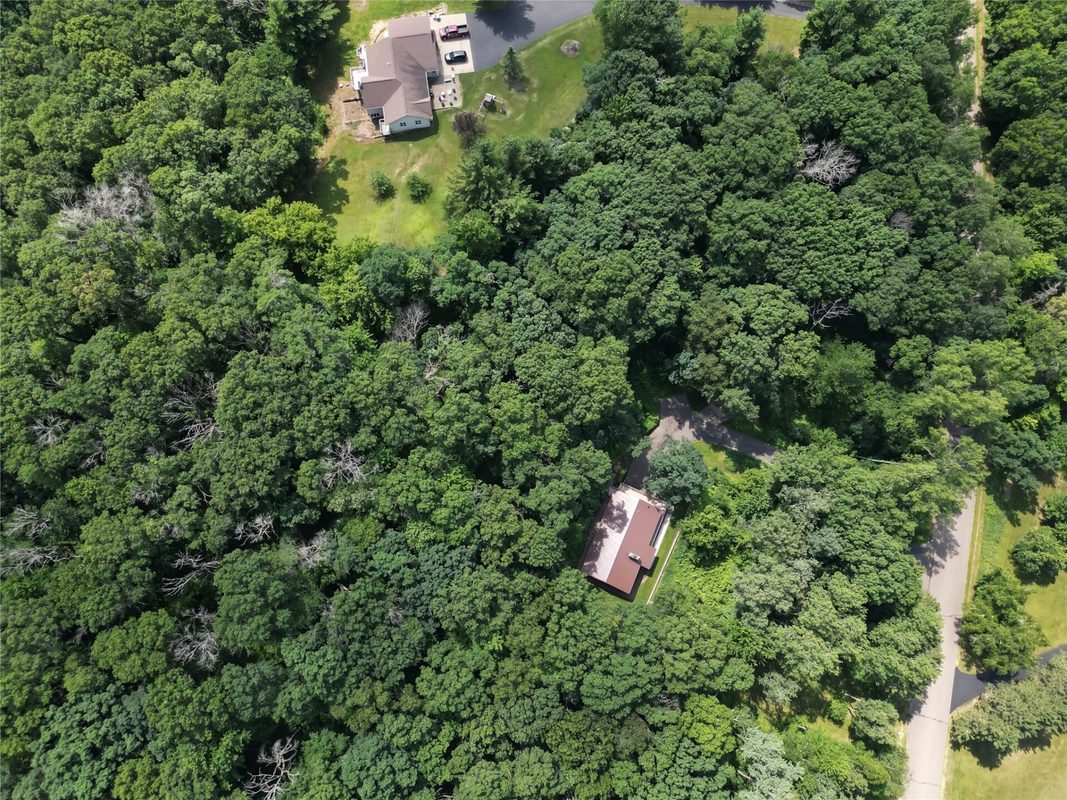 E865 Woodridge Drive, Eau Claire, WI