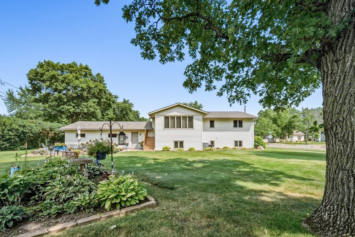 1401 Dover Street, Chippewa Falls WI 54729 - Residential house for sale - MLS #1604538 - image3
