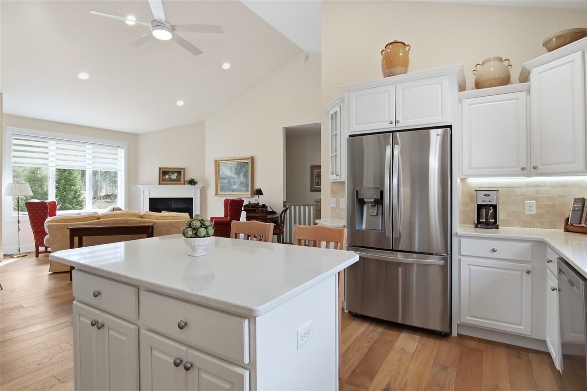 3729 Crest Ridge Court, Eau Claire, WI