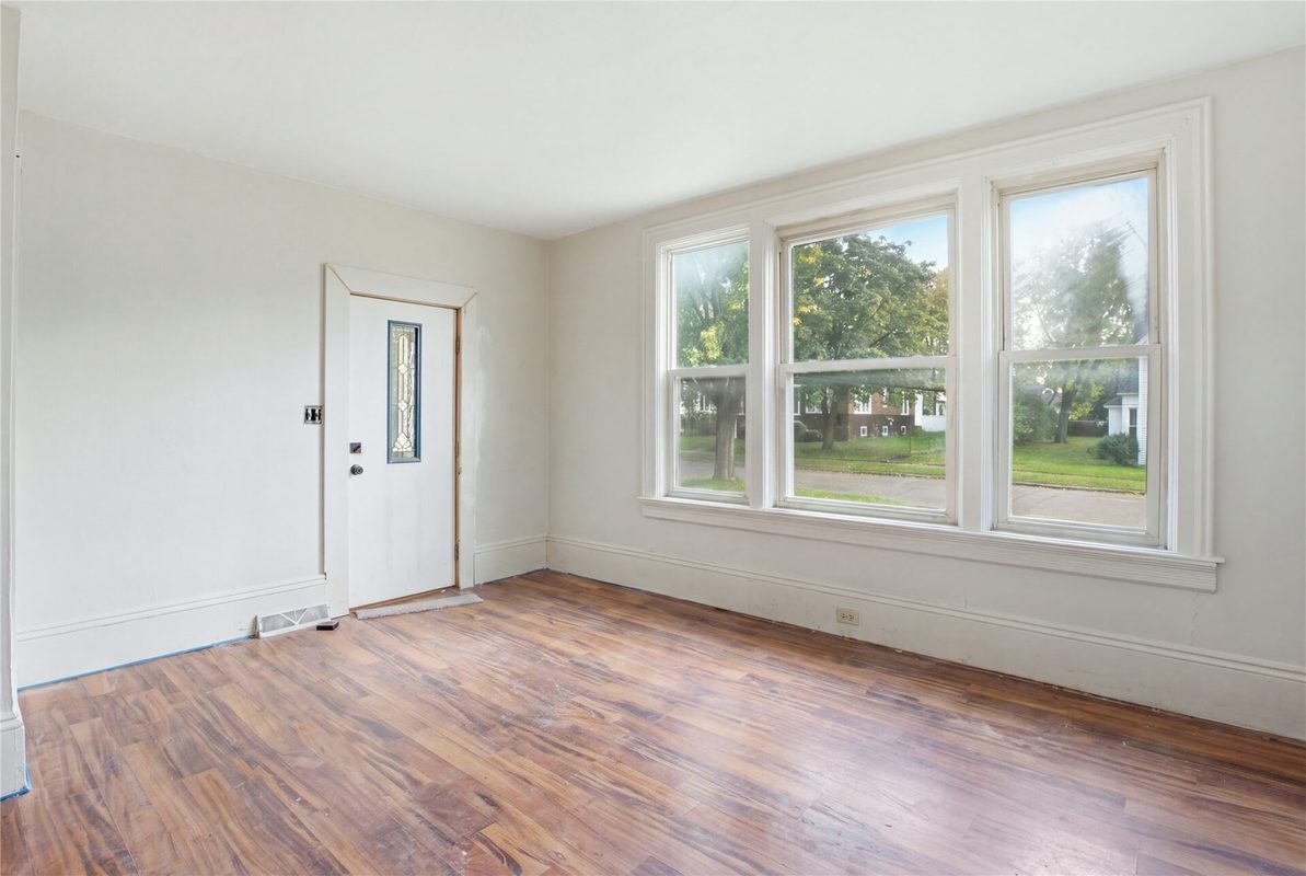 1014 Summit Street, Eau Claire WI 54703 - ResidentialIncome house for sale - MLS #1605706 - image11