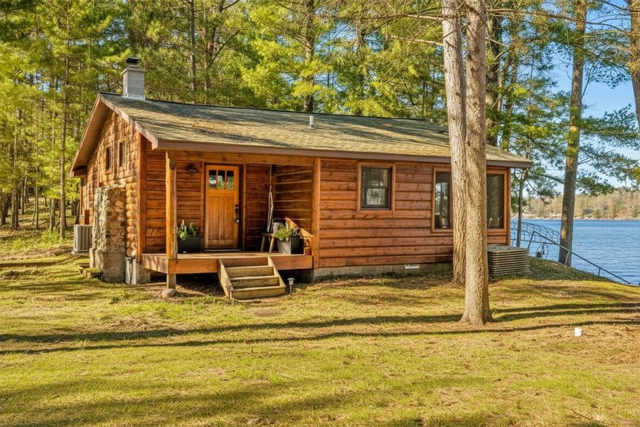 2922 E Long Lake Road