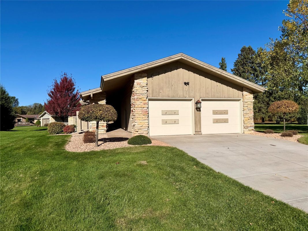 534 Fairfield Court, Chippewa Falls WI 54729 - Residential house for sale - MLS #1605804 - image2
