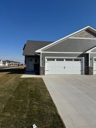 4901 Woodland Park Drive, Eau Claire WI 54701 - Residential house for sale - MLS #1594221 - image1