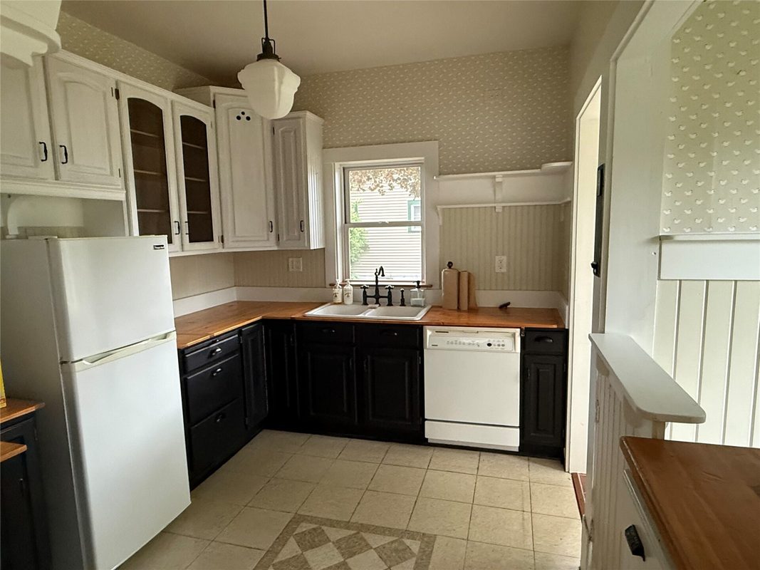 1524 Highland Avenue, Eau Claire WI 54701 - Residential house for sale - MLS #1602633 - image9