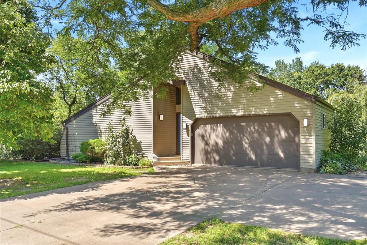 2206 Orchard Place, Eau Claire WI 54701 - Residential house for sale - MLS #1603251 - image2