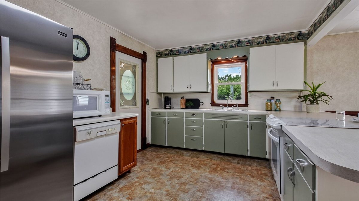 N8481 Kleba Road, Hixton WI 54635 - Farm house for sale - MLS #1603942 - image3