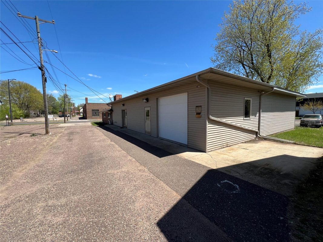 512 Bay Street, Chippewa Falls WI 54729 - CommercialSale house for sale - MLS #1600662 - image4