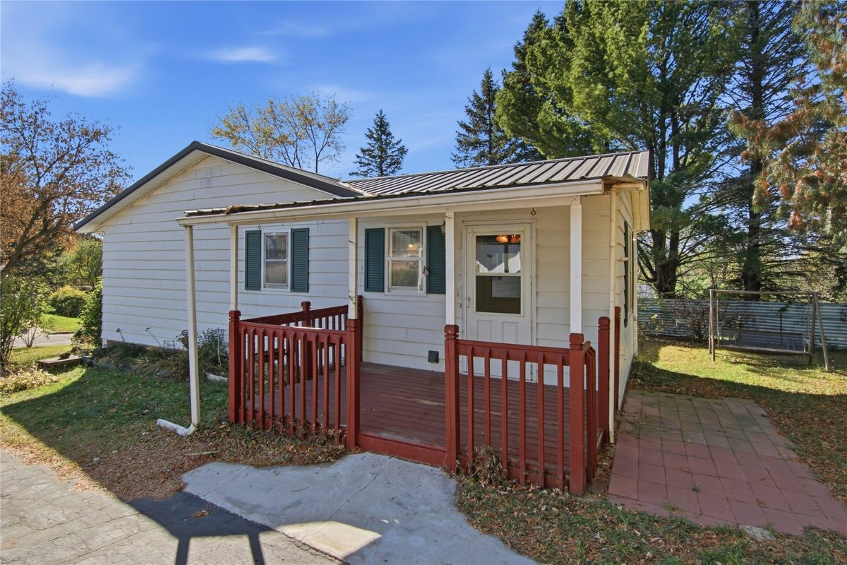 921 Main Court, Bloomer WI 54724 - Residential house for sale - MLS #1606132 - image2