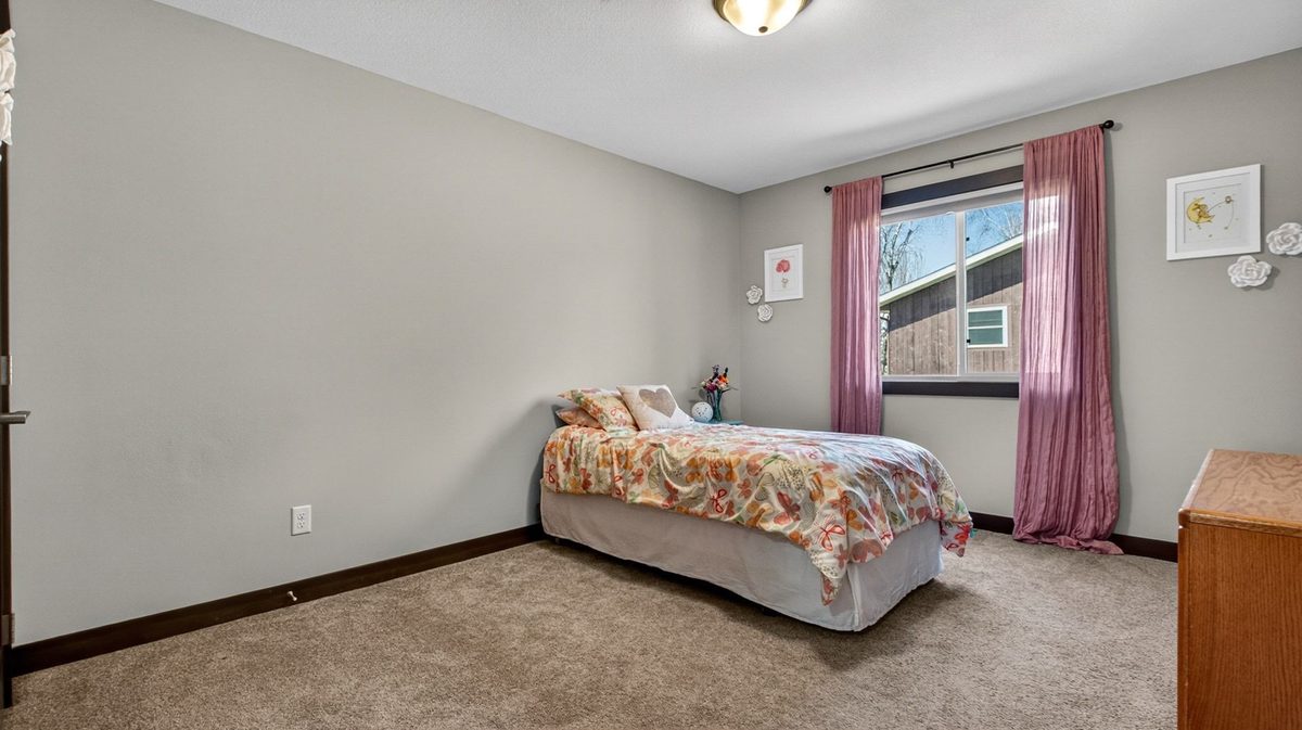 1929 Gooder Street Eau Claire WI 54703 — photo 13