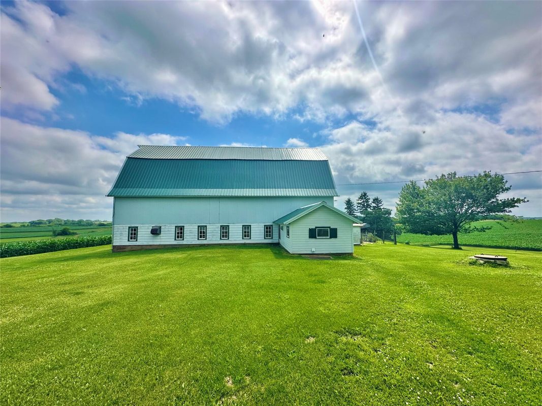 N3236 Nelson Road, Stockholm, WI