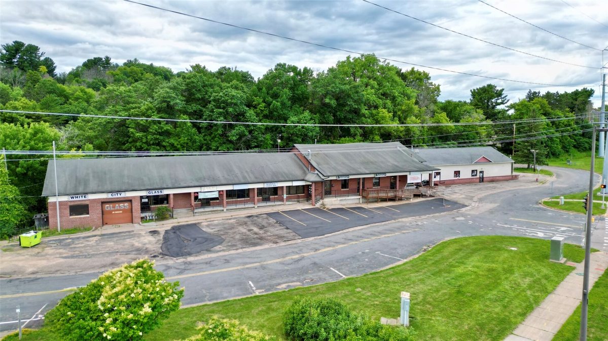 513 Broadway Street, Menomonie WI 54751 - CommercialSale house for sale - MLS #1603292 - image2