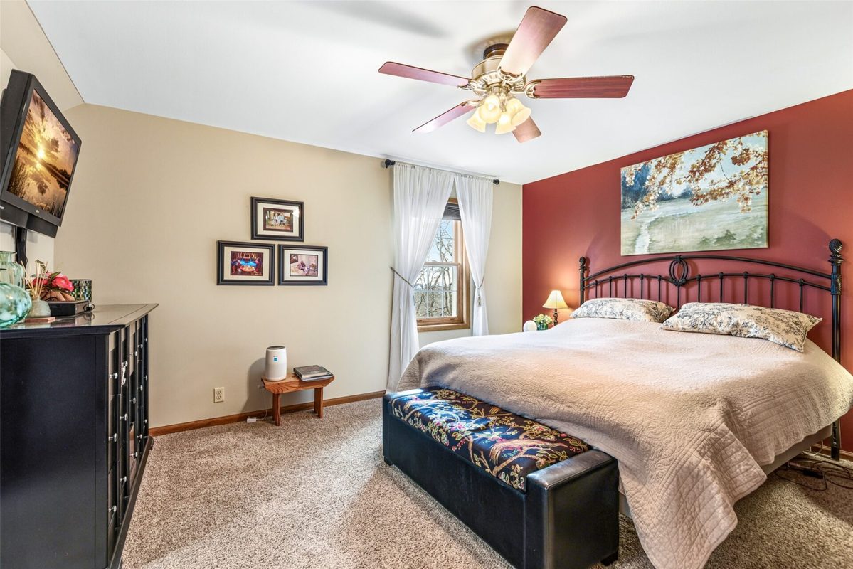 318 Paris Place  Eau Claire WI 54703 — photo 27
