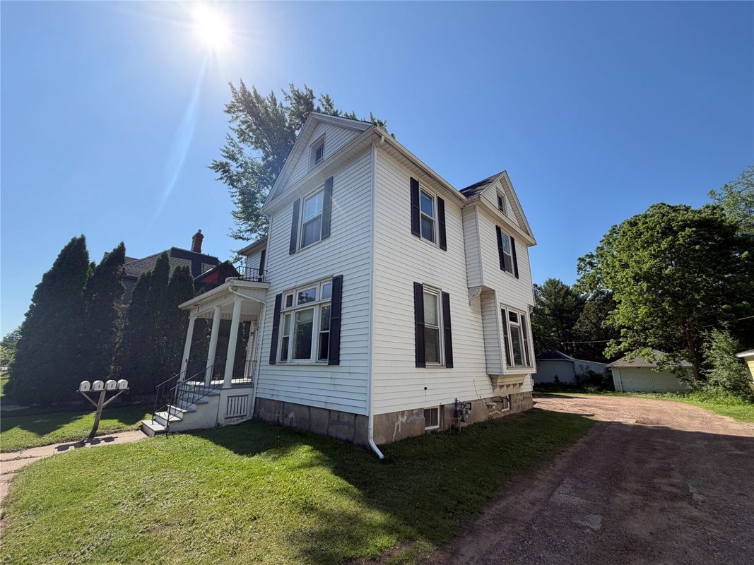 317 Summit Avenue, Eau Claire WI 54701 - ResidentialIncome house for sale - MLS #1600094 - image3