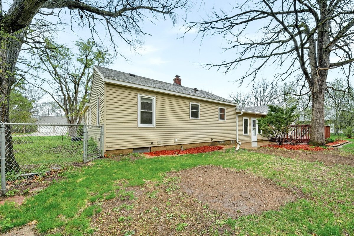1213 Ervin Road, Eau Claire, WI — photo 6