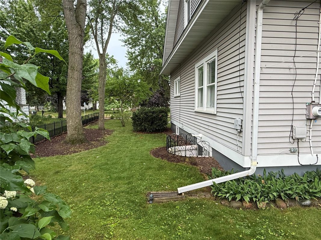1524 Highland Avenue, Eau Claire WI 54701 - Residential house for sale - MLS #1602633 - image34