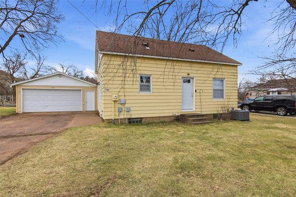 726 Herbert Street Chippewa Falls WI 54729 — photo 1