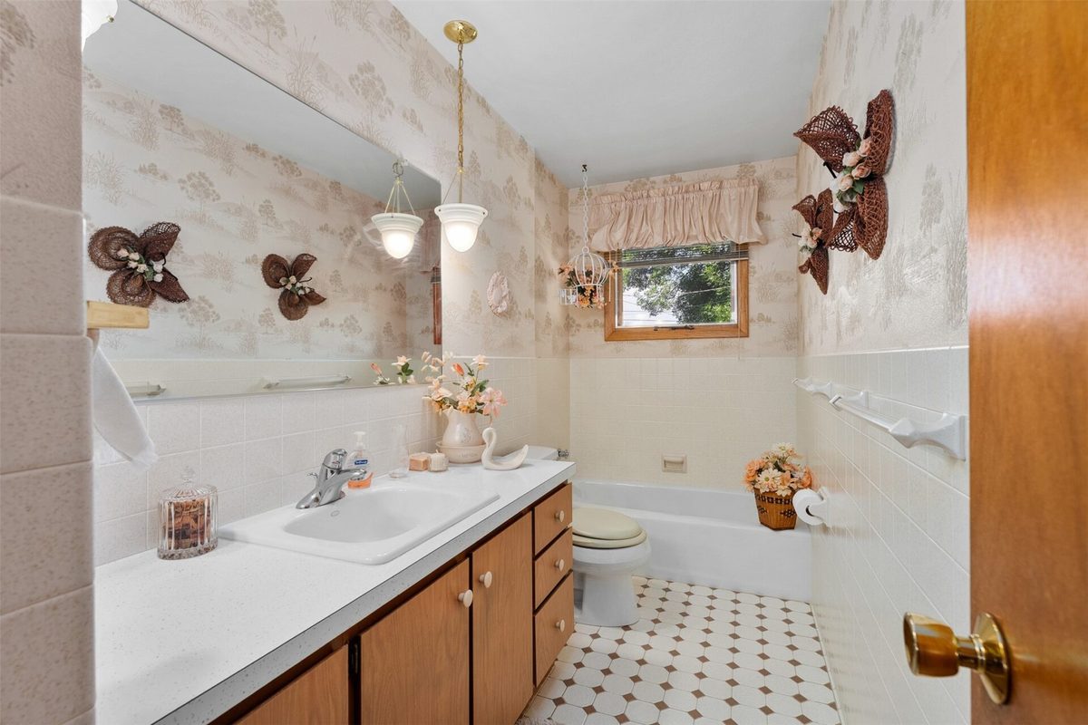 1002 Leonard Drive, Eau Claire WI 54703 - Residential house for sale - MLS #1604356 - image13