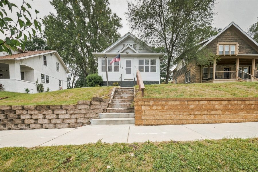 1548 Bellevue Avenue