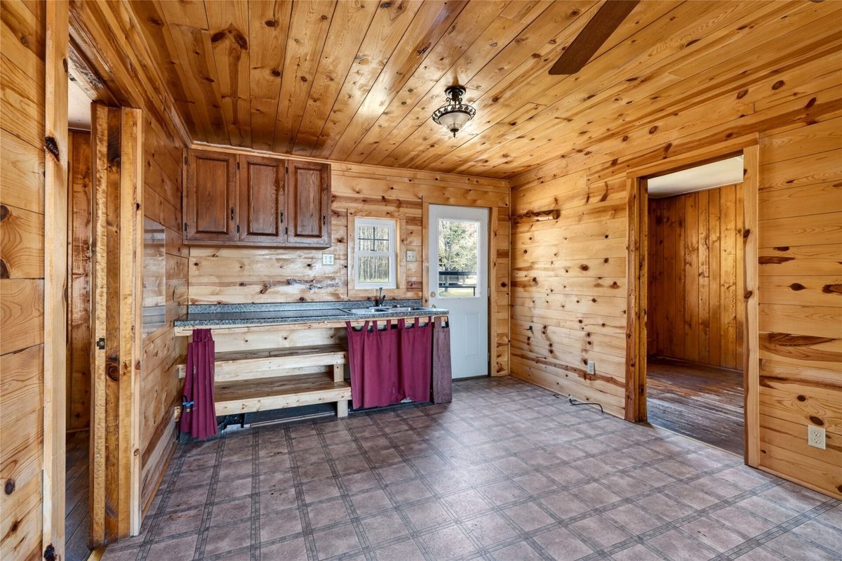 44145 Dodd Drive, Cable WI 54821 - Residential house for sale - MLS #1601345 - image12