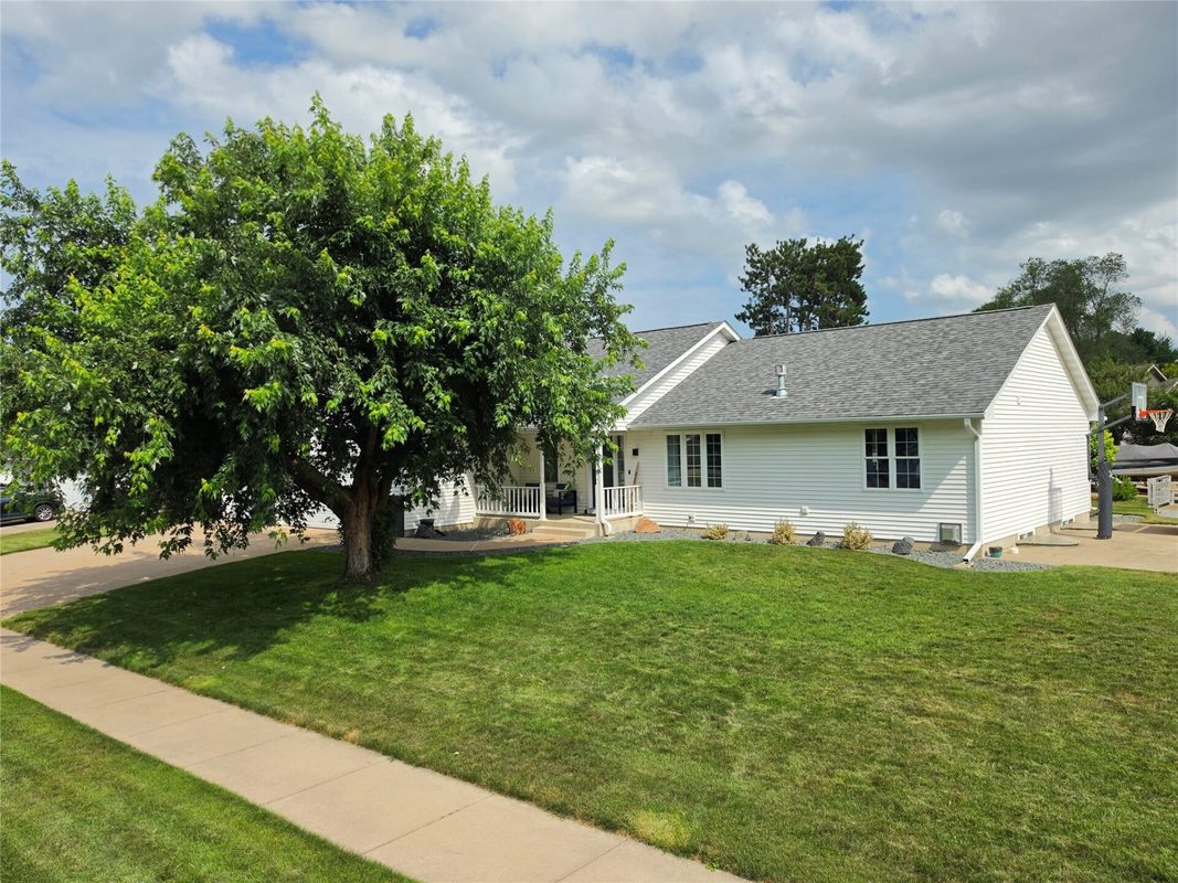 4508 Springfield Drive, Eau Claire WI 54701 - Residential house for sale - MLS #1605006 - image2