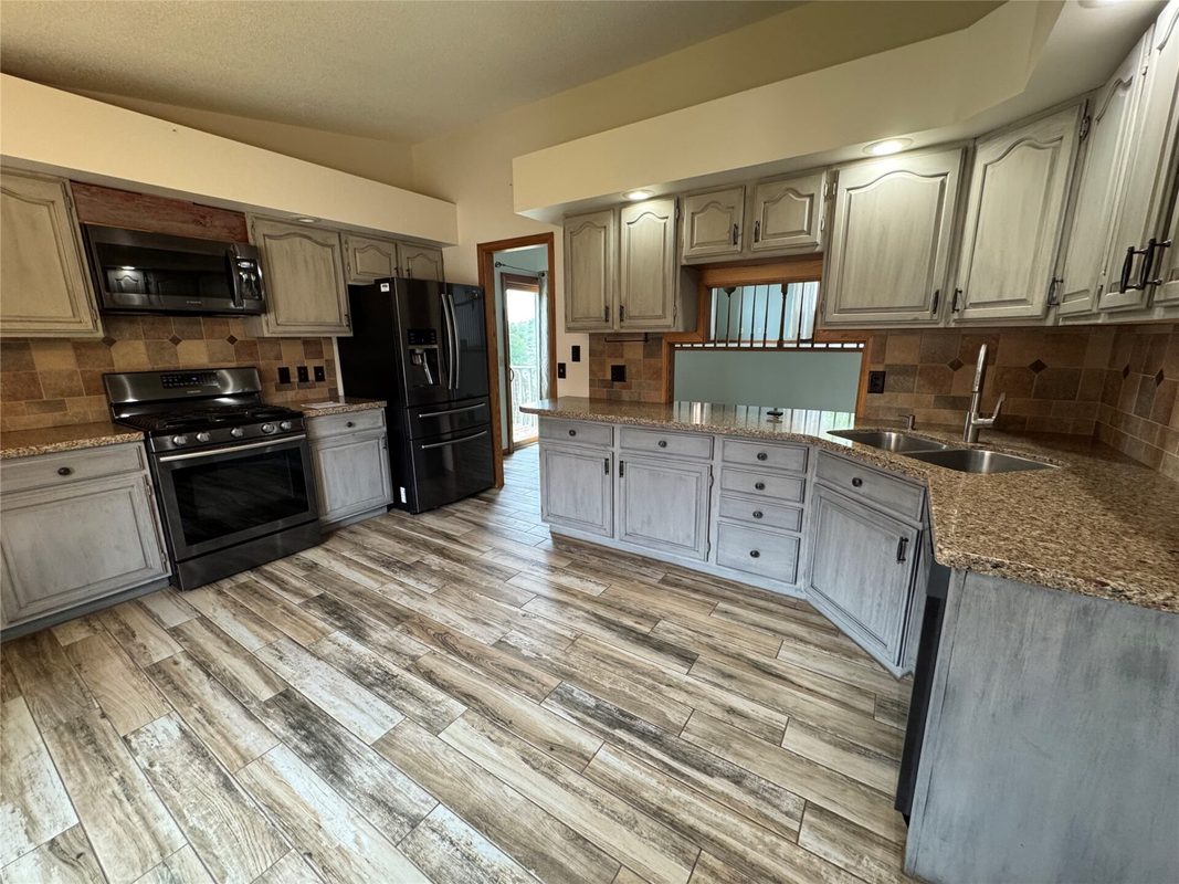 4002 Oak Knoll Drive, Eau Claire WI 54701 - Residential house for sale - MLS #1604569 - image5