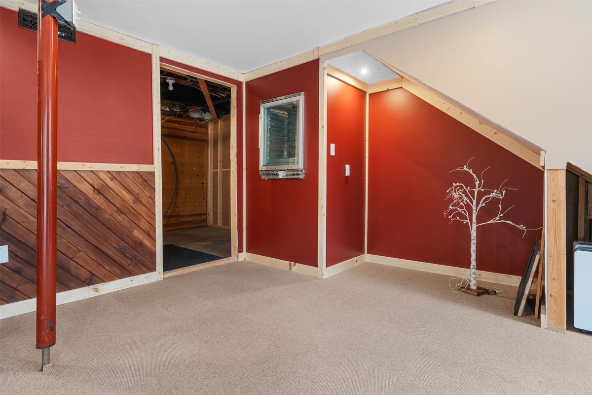 N5353 Thornapple Road, Ladysmith, WI