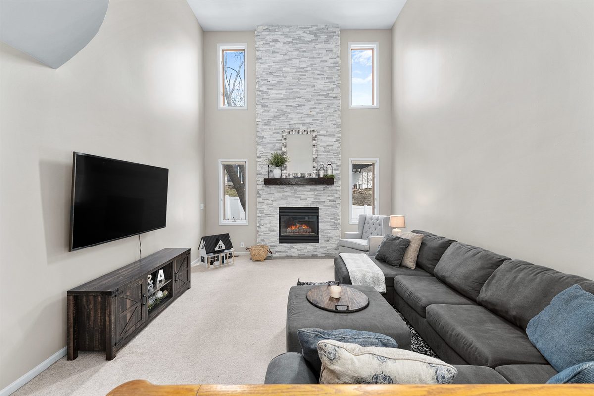 1011 Thompson Drive, Altoona, WI