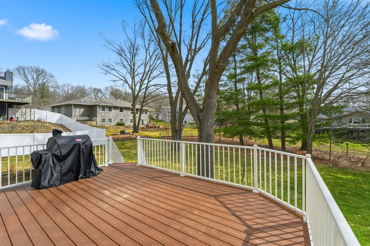 1011 Thompson Drive, Altoona, WI
