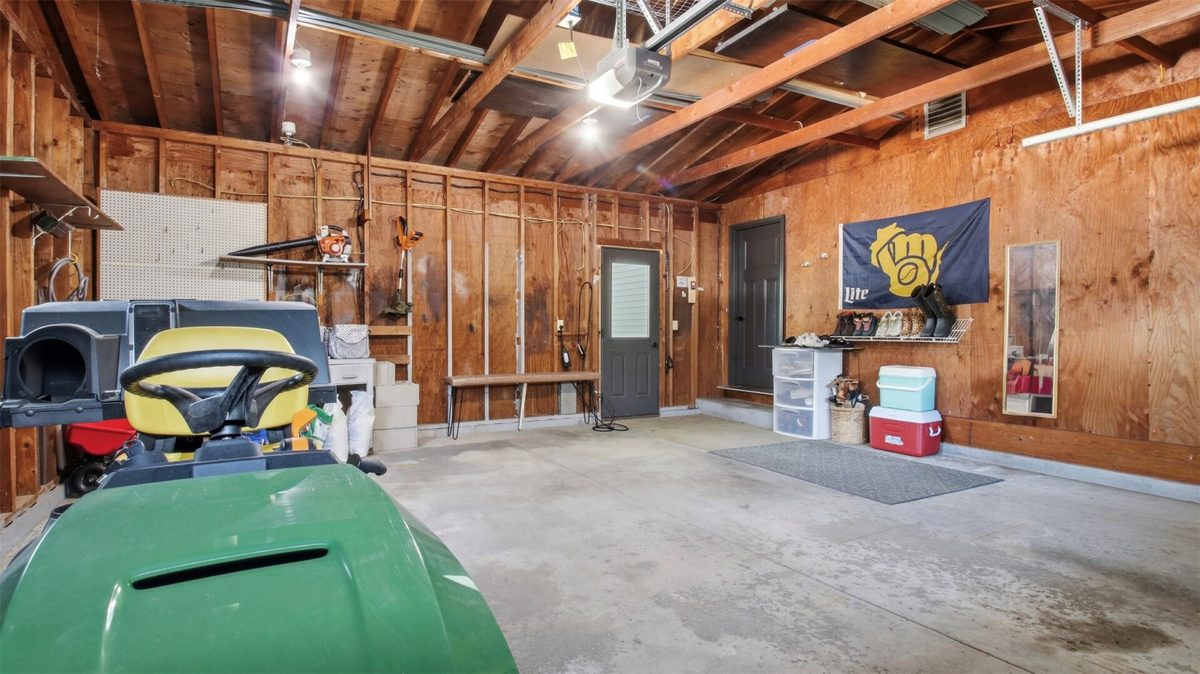 1819 Grandview Drive, Eau Claire WI 54703 - Residential house for sale - MLS #1603992 - image36