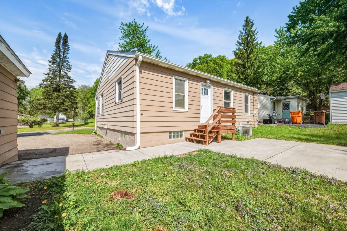 1021 Essex Street, Eau Claire WI 54703 - Residential house for sale - MLS #1601161 - image4