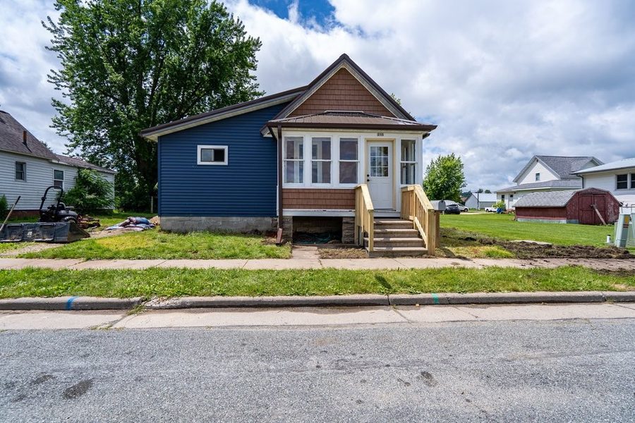 215 S Gillespie Avenue