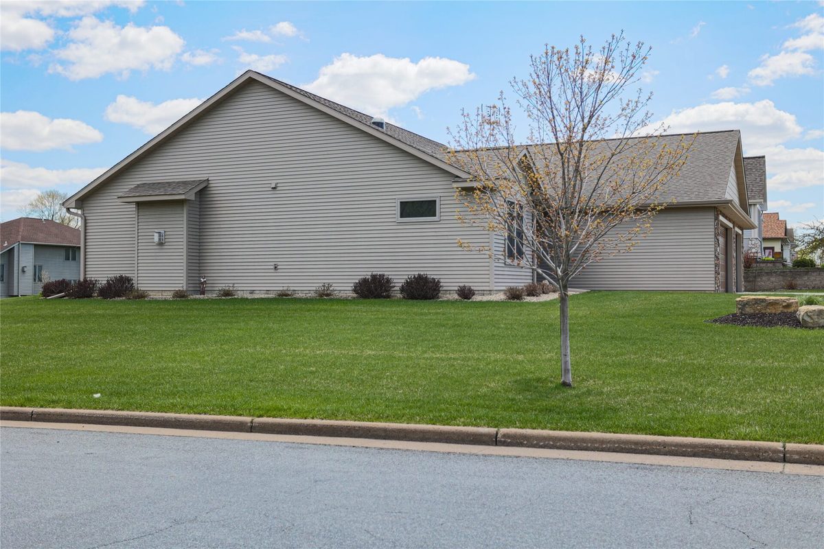 298 Kusilek Street, River Falls WI 54022 - Residential house for sale - MLS #1600713 - image2