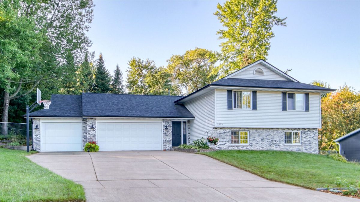3309 Pointe Court, Eau Claire WI 54701 - Residential house for sale - MLS #1605029 - image1