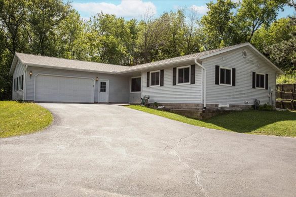 1302 15th Avenue, Menomonie WI 54751 - Residential house for sale - MLS #1601251 - image1