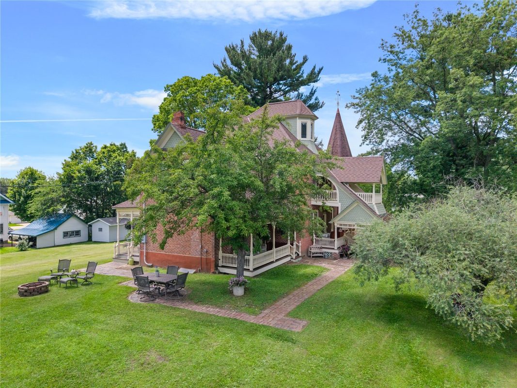22961 Church Street, Ettrick, WI