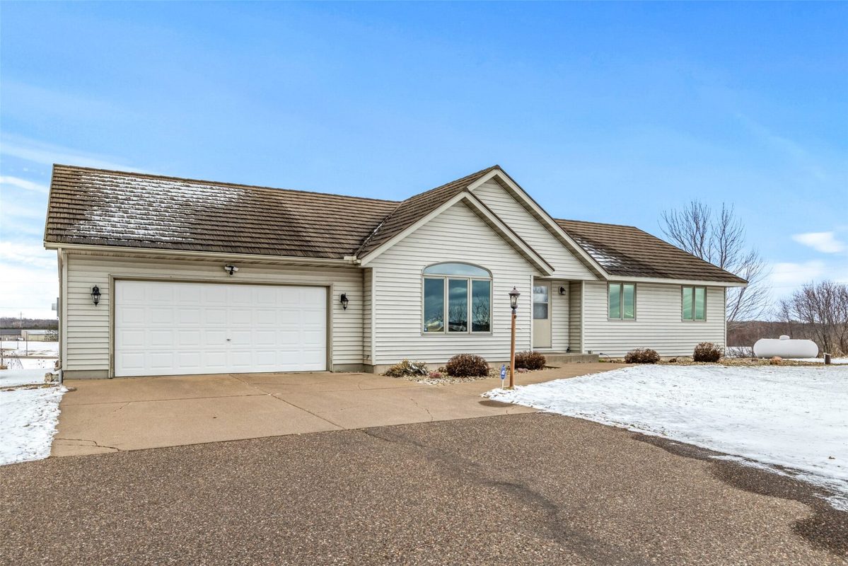 Residential at 16415 50th Ave, Chippewa Falls, WI 54729 — photo 13