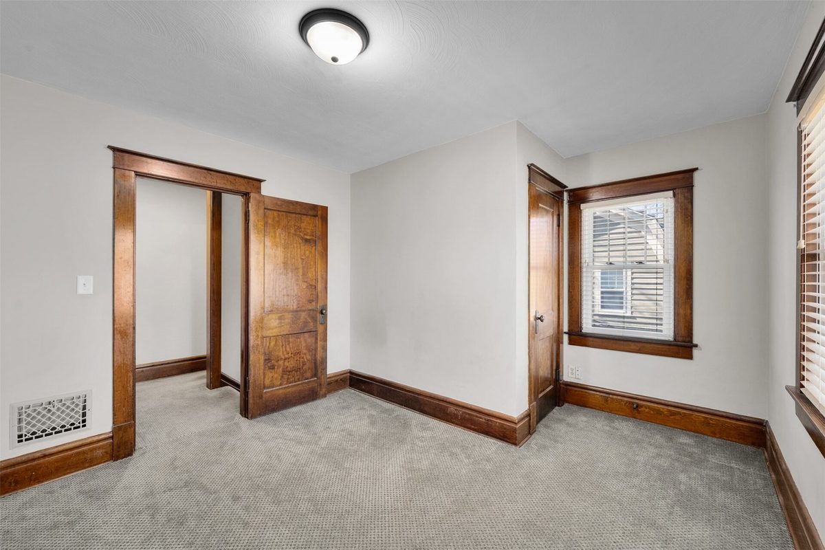 233 Garfield Avenue, Eau Claire WI 54701 - Residential house for sale - MLS #1606145 - image17