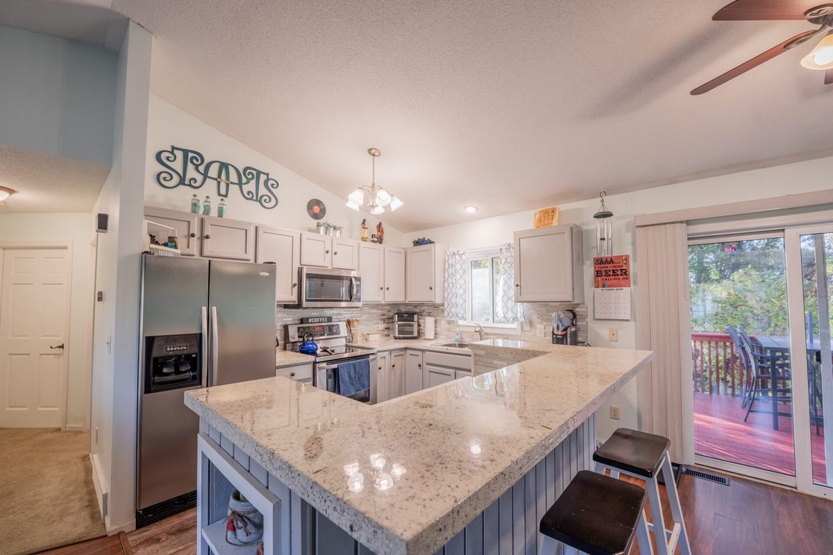 2411 Kenora Parkway, Eau Claire WI 54703 - Residential house for sale - MLS #1606120 - image11