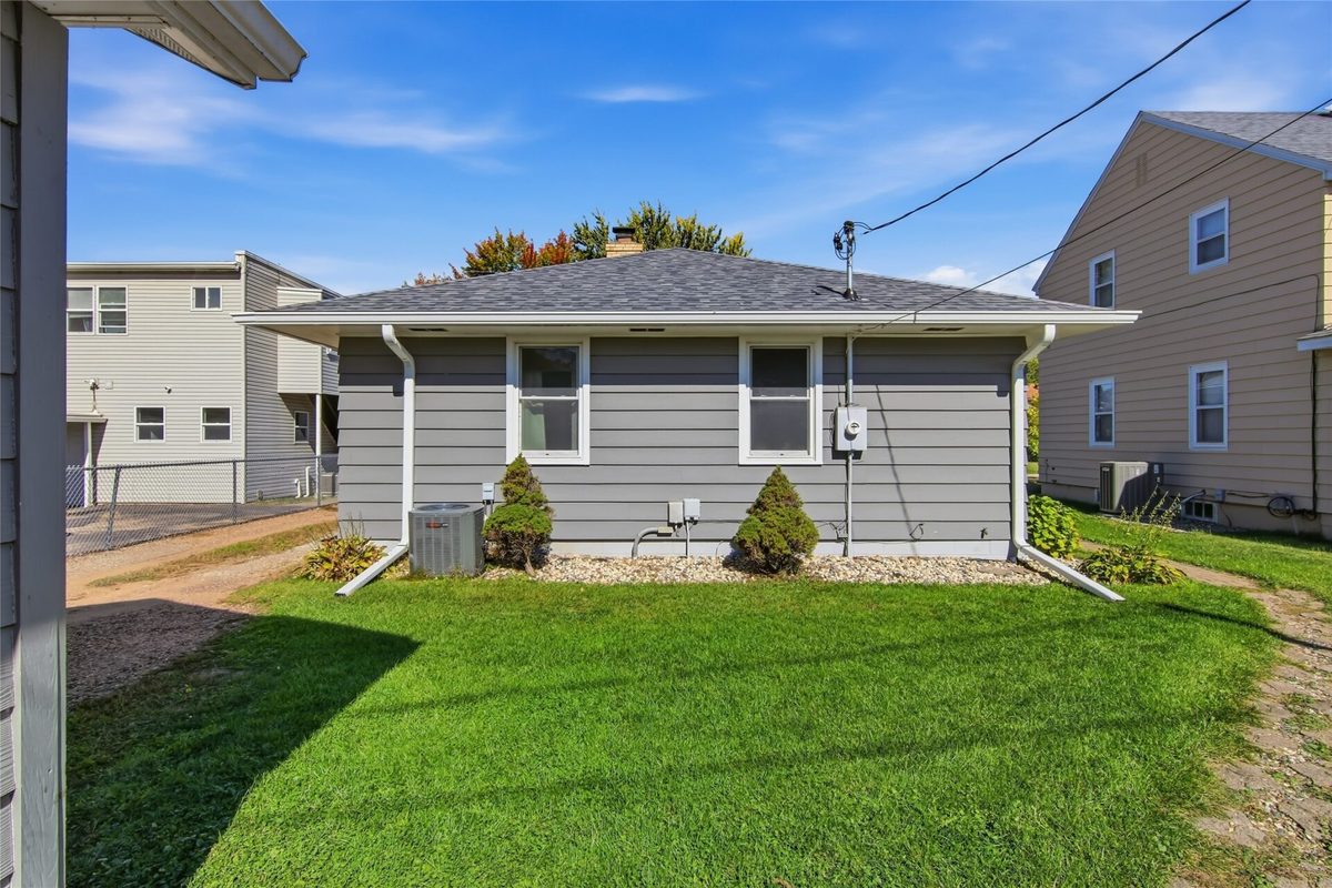 1043 Vine Street, Eau Claire WI 54703 - Residential house for sale - MLS #1605776 - image29