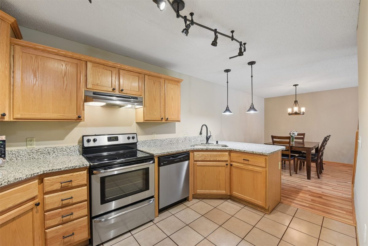 2335 Oakridge Circle, Hudson WI 54016 - Residential house for sale - MLS #1601662 - image9