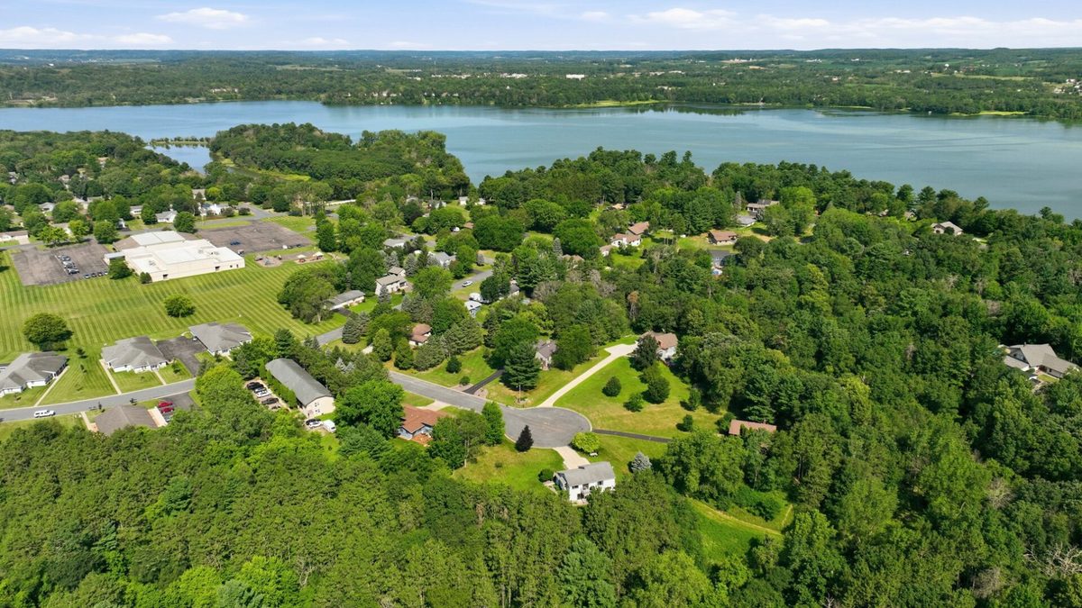 2416 Aurora Circle NE, Menomonie, WI